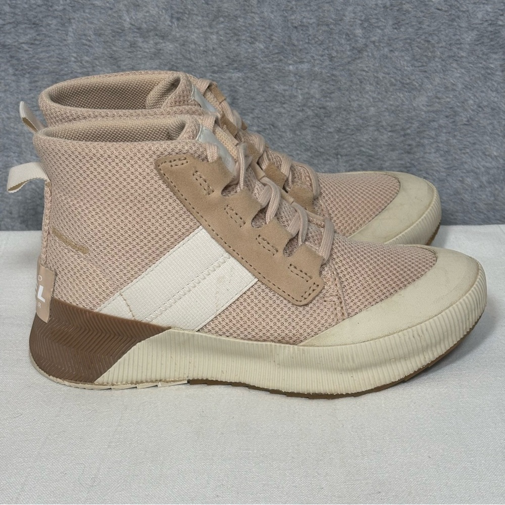 Sorel Out 'N About III Mid Waterproof Sneaker-Nova Sand/Chalk-Women Size 7